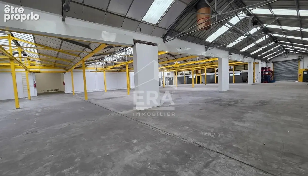 Roubaix - local d'activité / entrepôt + bureaux - 1800 m² - photo 2