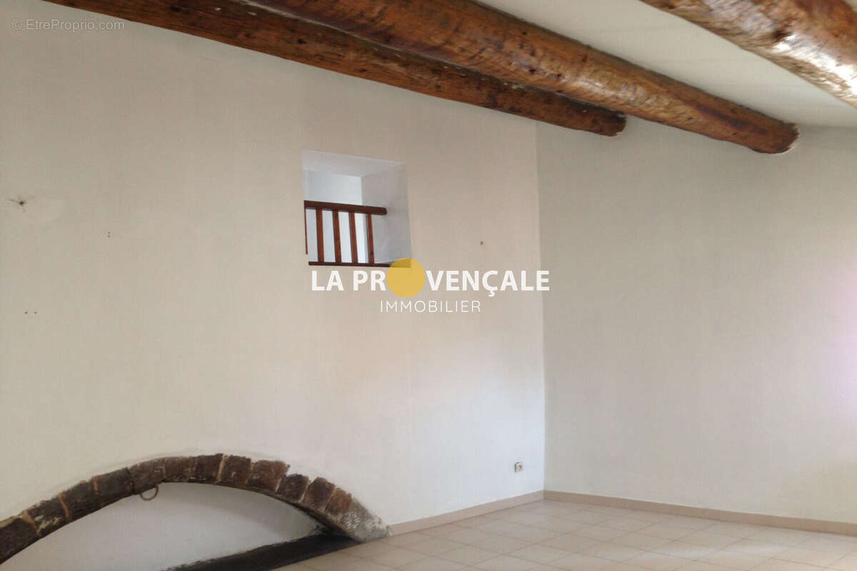 Appartement à TRETS