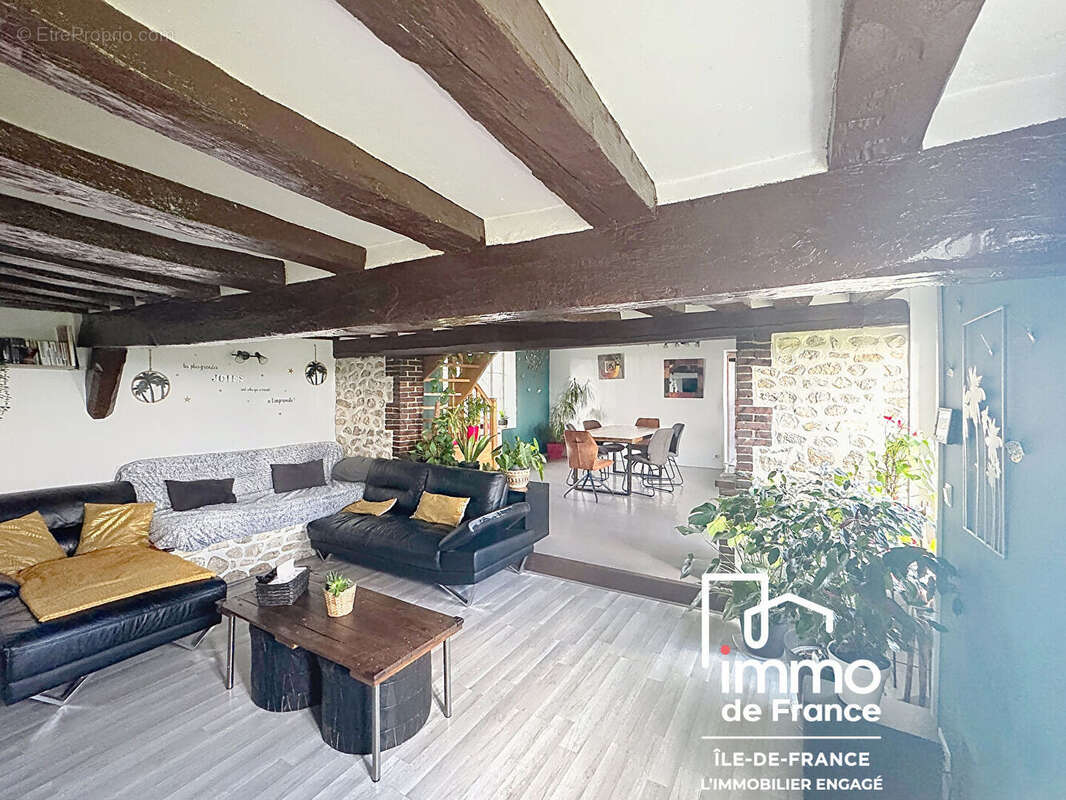 Maison à COURVILLE-SUR-EURE