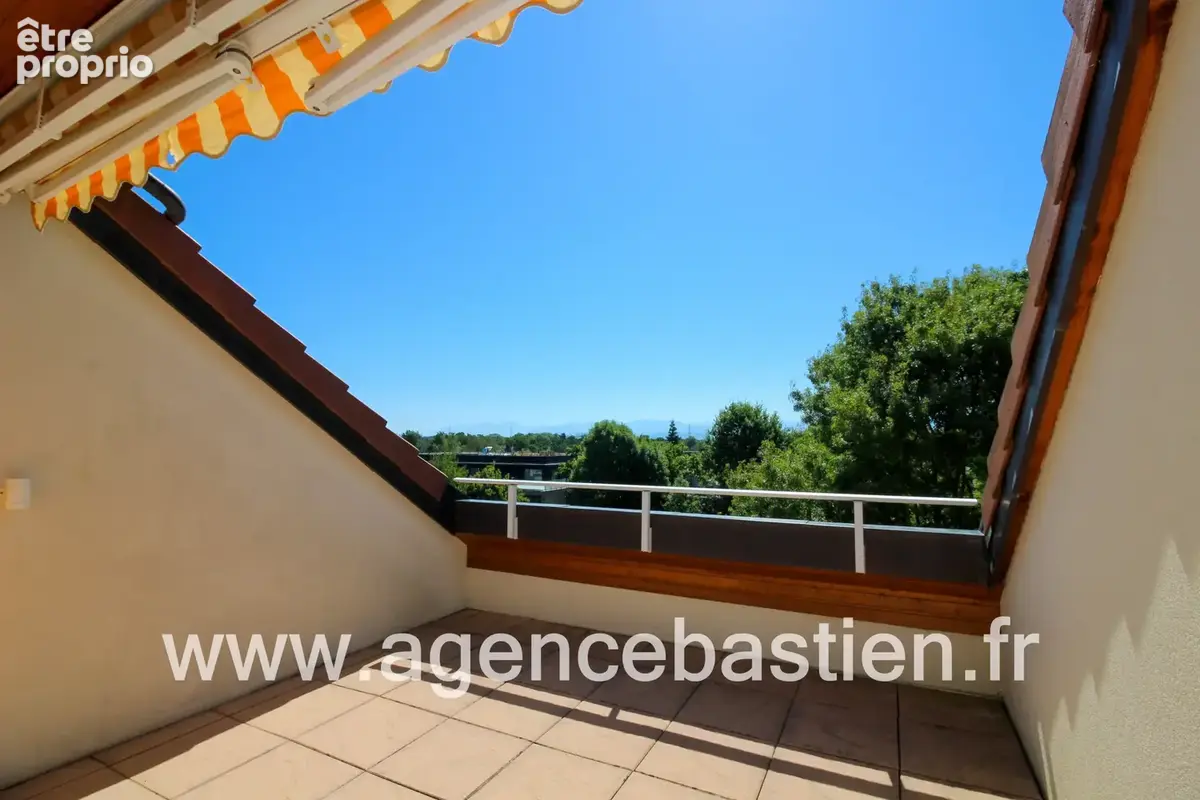 Divonne-les-bains   t4 duplex dernier étage   2 terrasses   2 garages   790 000 € - photo 7