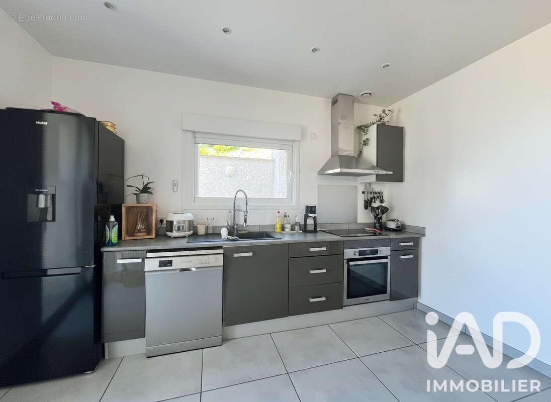 Maison 108 m² à Unieux  - photo 8