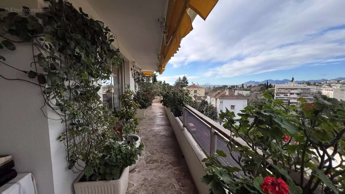 Appartement à LE CANNET