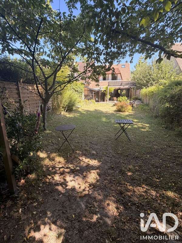 Maison 137 m² à Avilly-Saint-Leonard  - photo 8