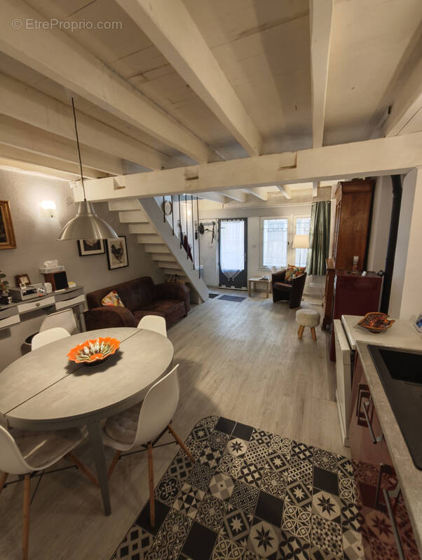 Maison à CENNE-MONESTIES