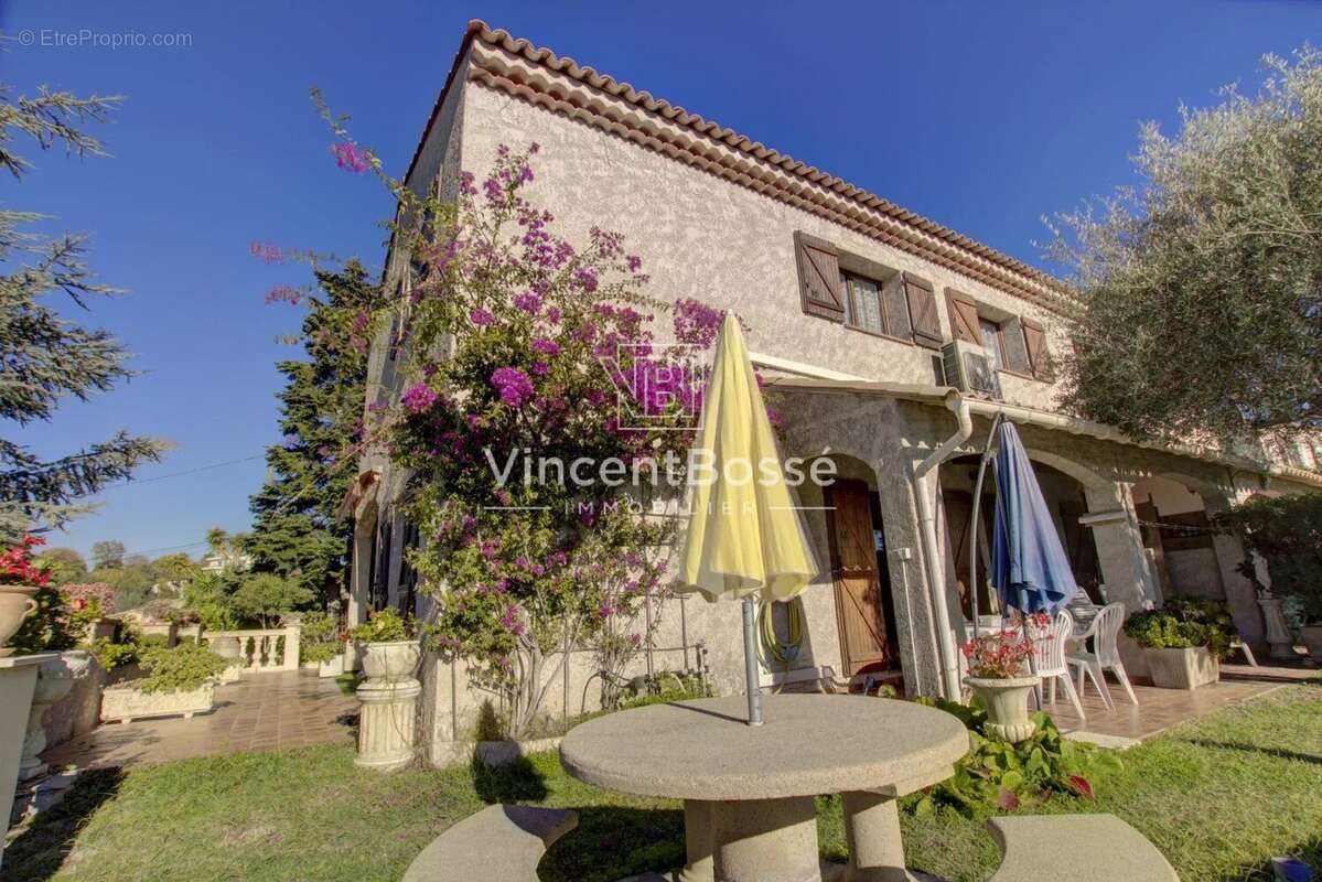 Maison à SAINT-LAURENT-DU-VAR