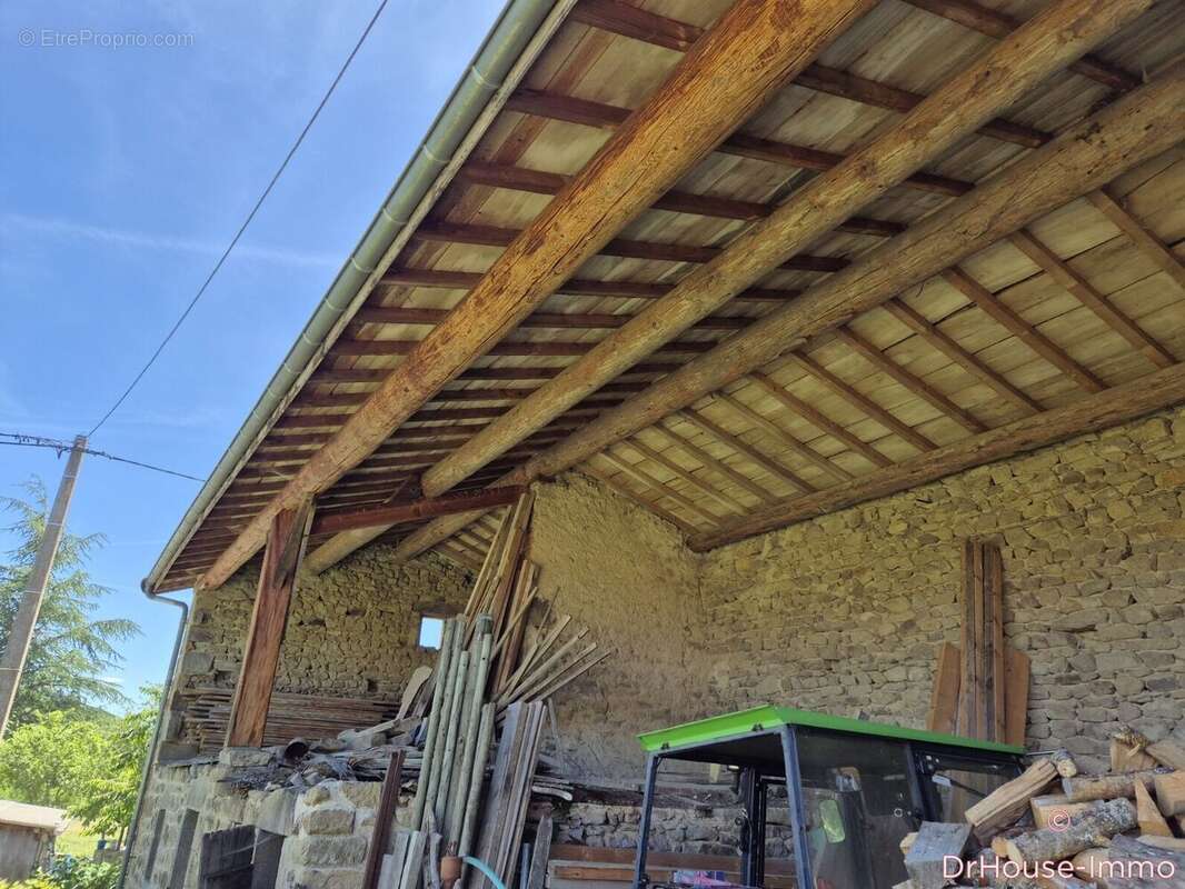 Maison 130 m² à Ceilloux  - photo 6