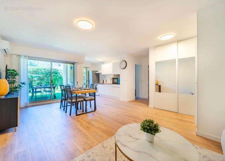   - Appartement à NICE