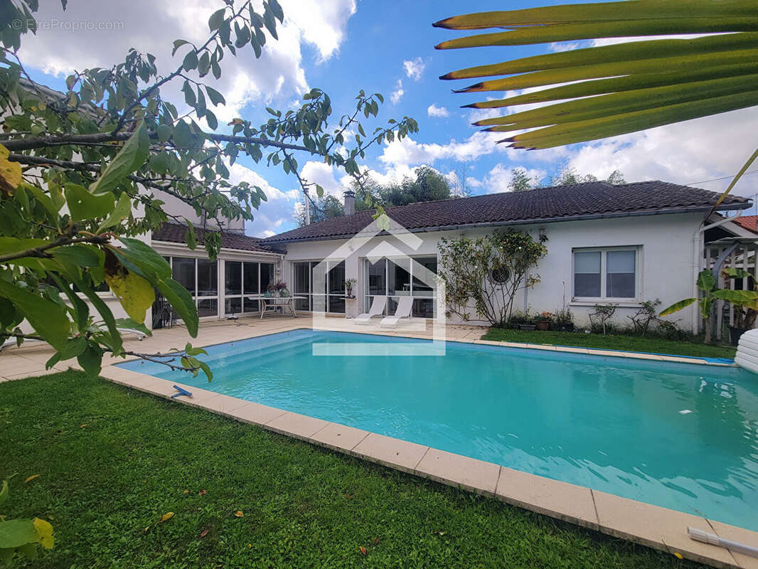 Mérignac Arlac - Villa au calme dans une impasse avec piscine et dépendance - photo 2