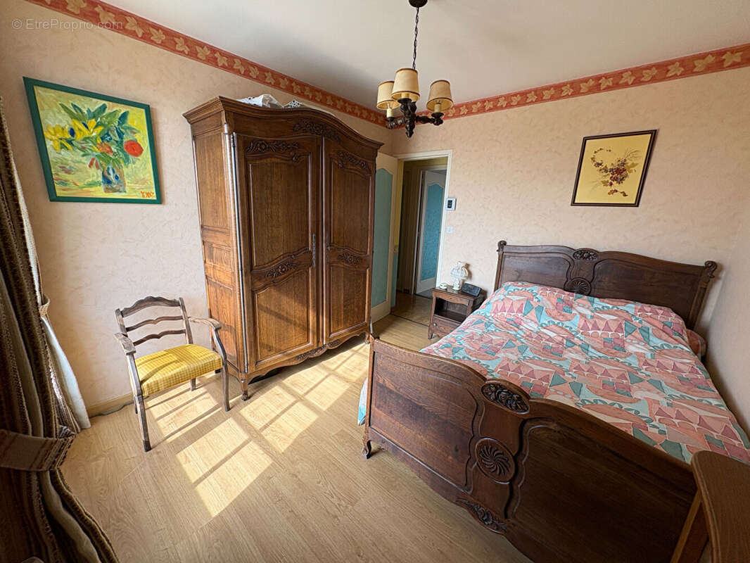 Maison à CHERRE