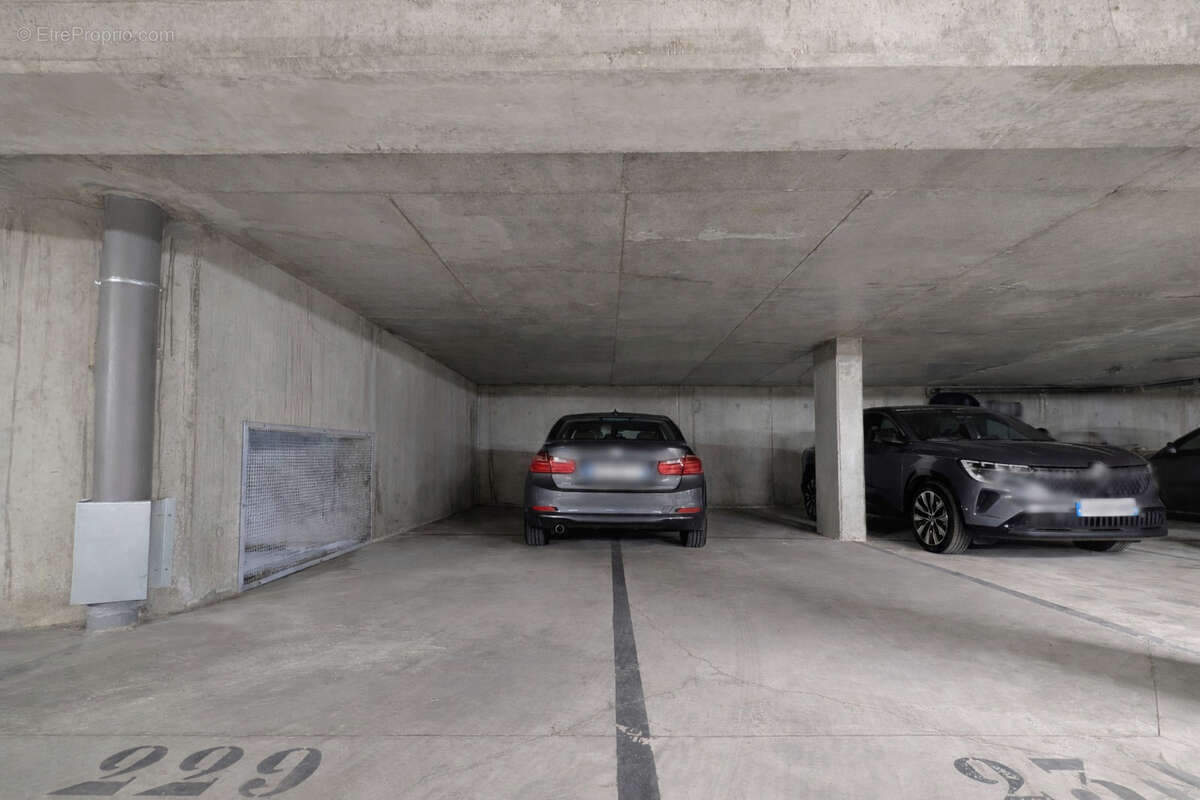 Appartement à LA GARENNE-COLOMBES