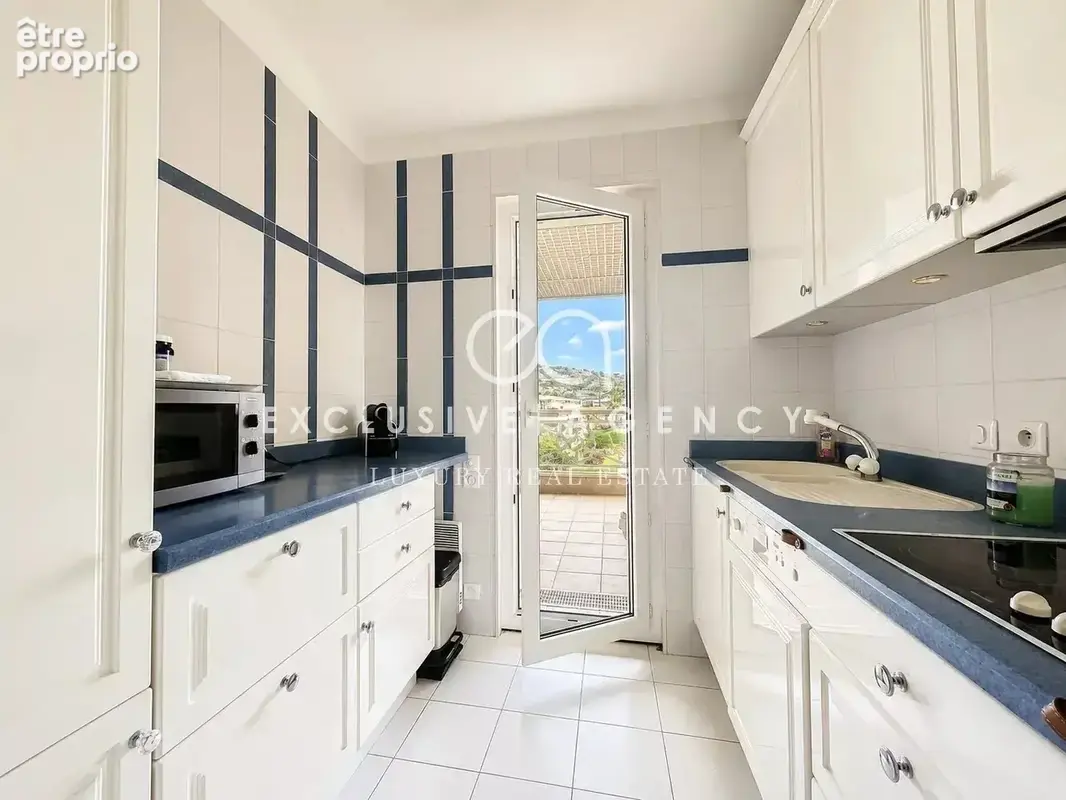 Golfe Juan, superbe 3 pièces 66m² avec terrasse et vue mer dans une résidence de prestige - photo 7