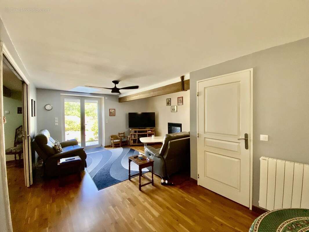 Maison de trois chambres avec jardin - photo 3