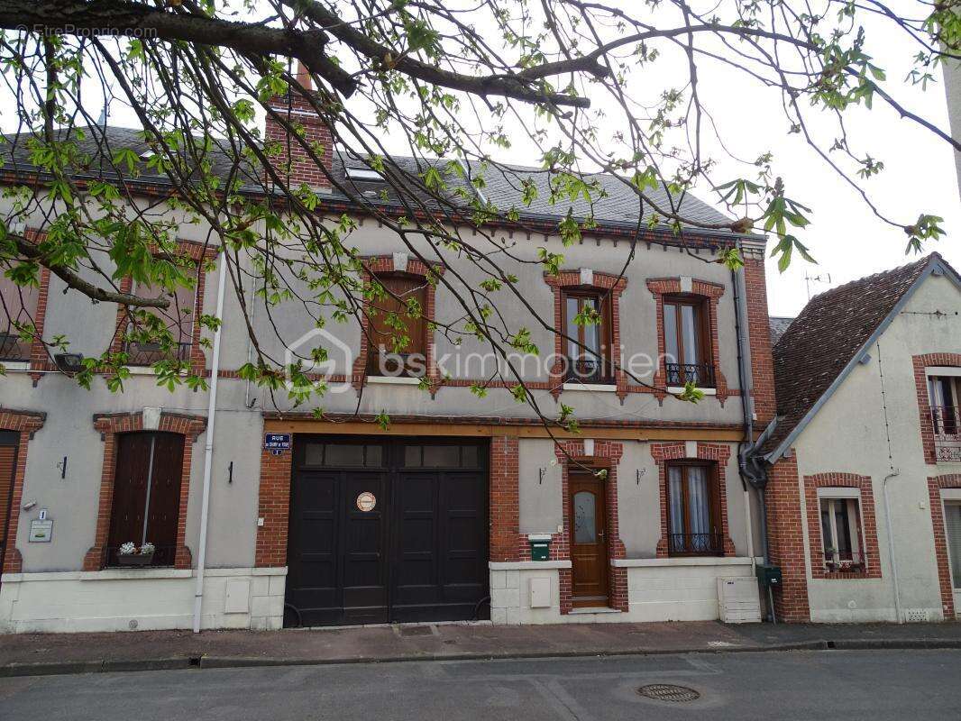Appartement à COULLONS