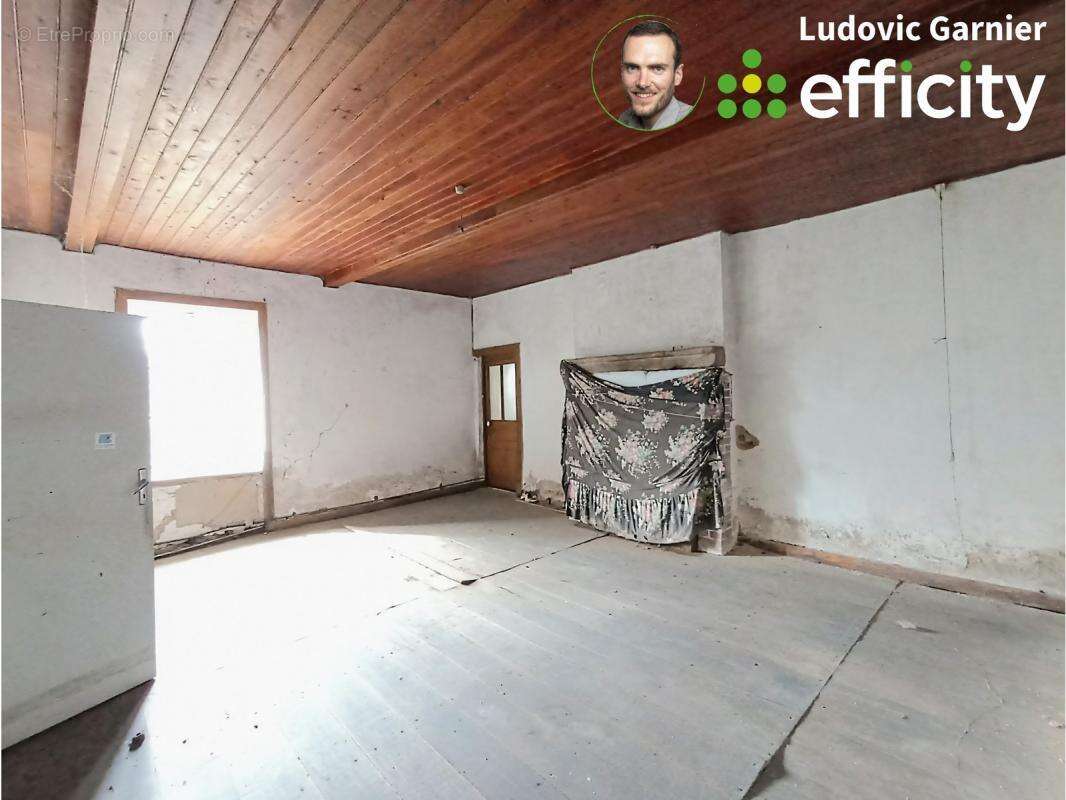 Maison à SAINT-GEORGES-DE-REINTEMBAULT