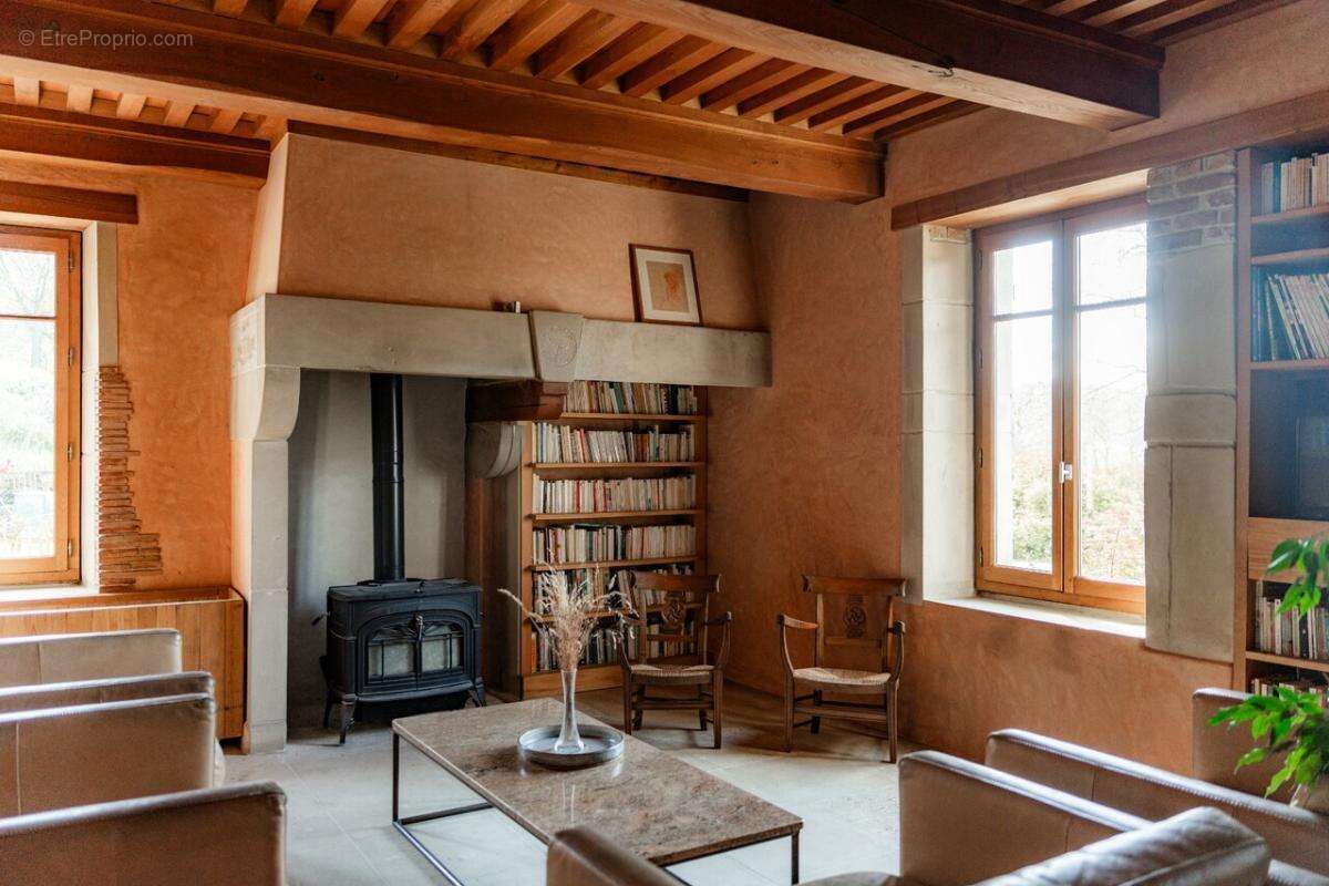 Maison à CHARMES-SUR-L'HERBASSE