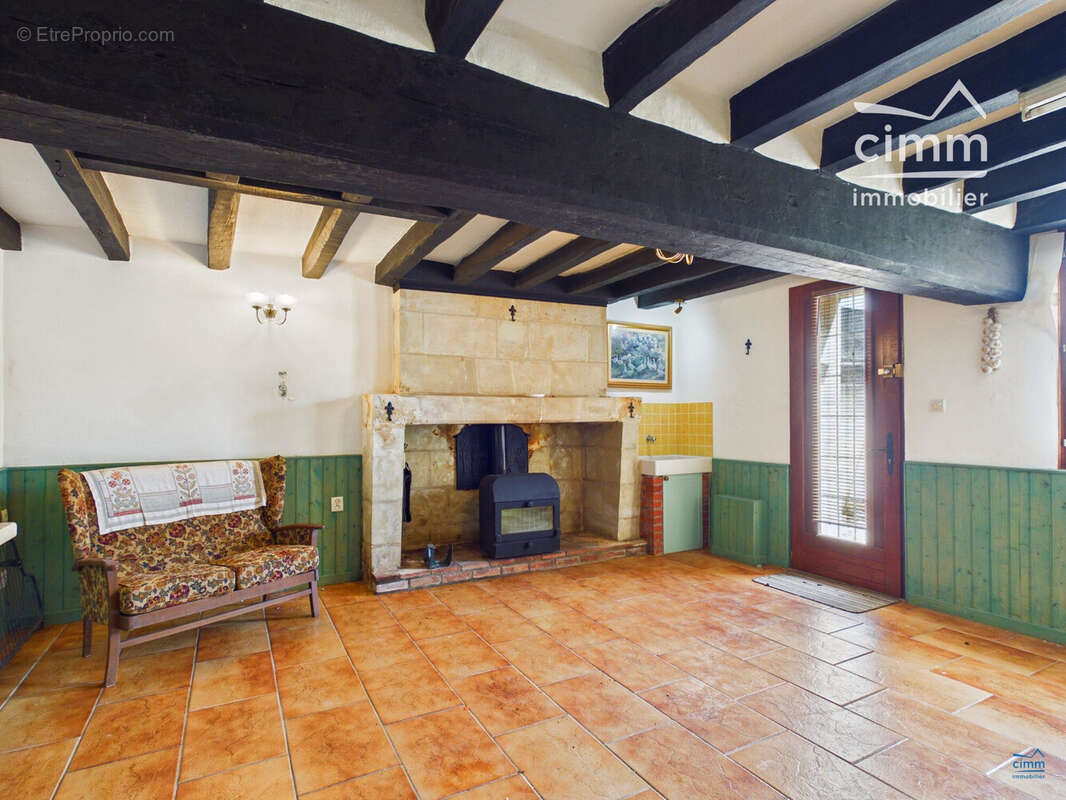Maison 124 m² à Longue-Jumelles  - photo 3