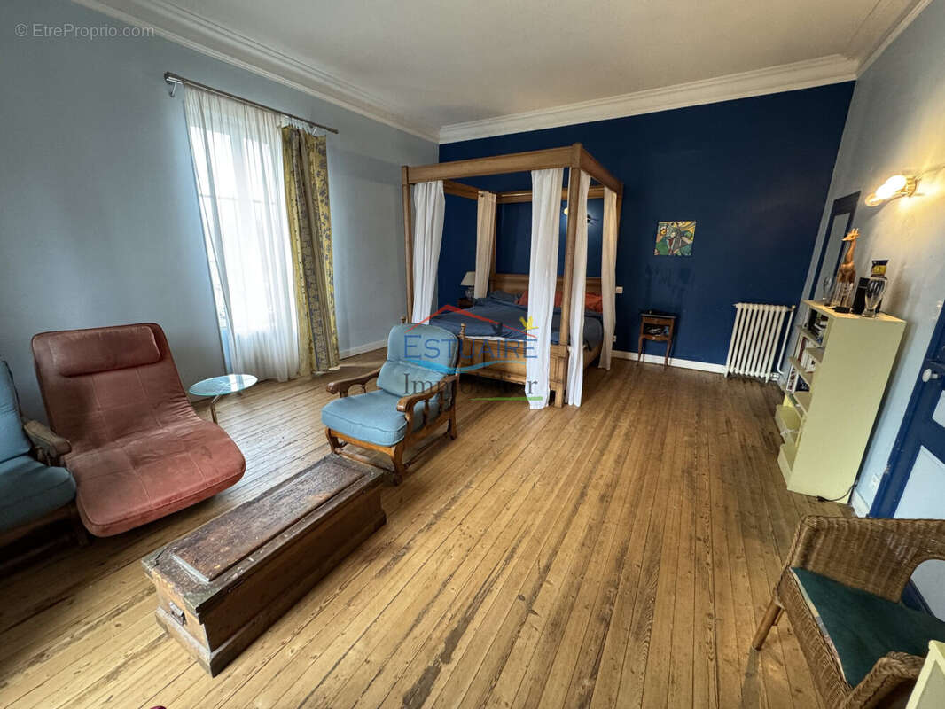 Maison 306 m² à Champ-Sur-Layon  - photo 9