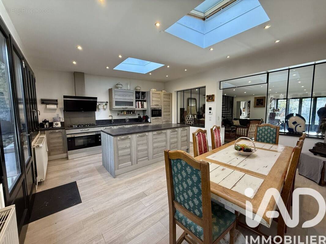 Photo 1 - Maison à LE PERREUX-SUR-MARNE