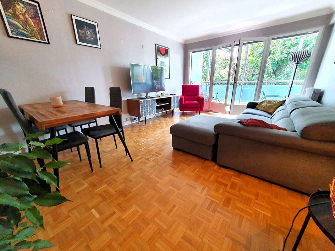 Appartement à L'HAY-LES-ROSES