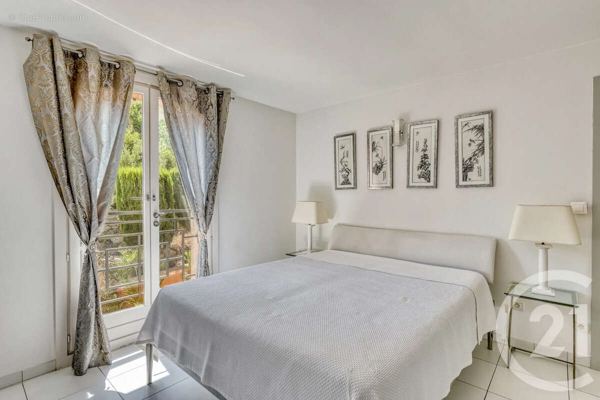 Maison 204 m² à Hyeres  - photo 11