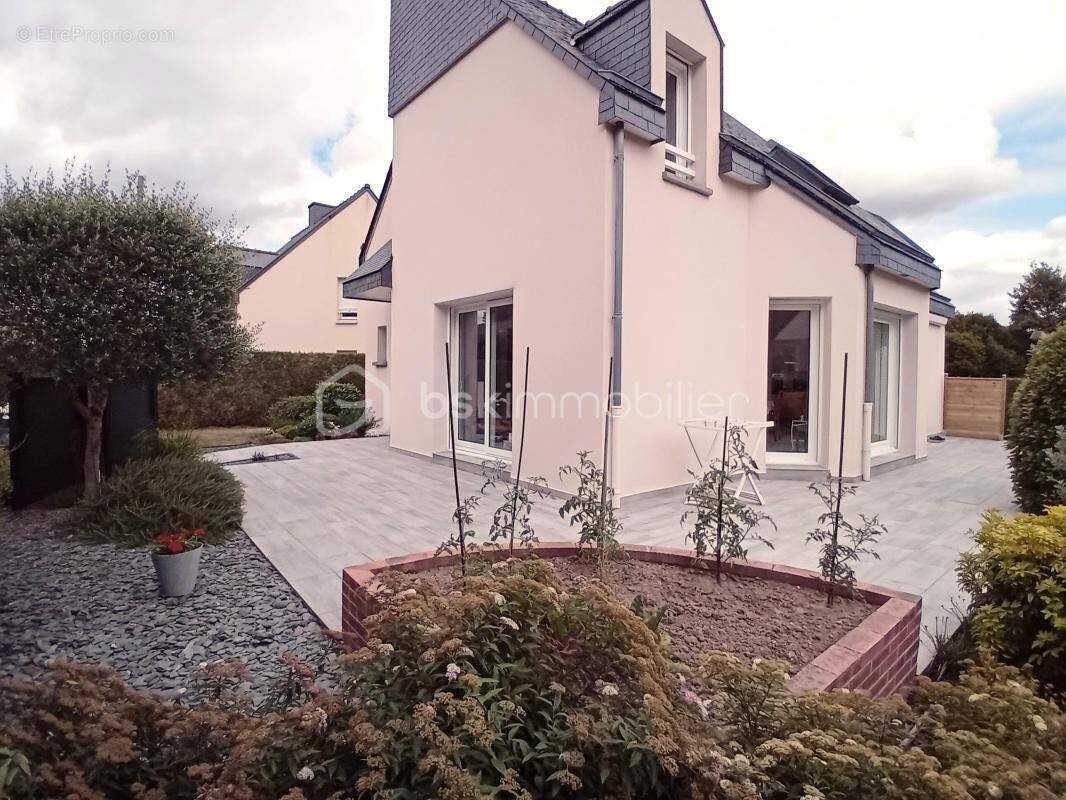 Maison à VERN-SUR-SEICHE