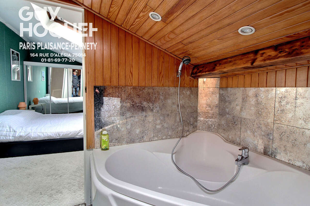 Appartement à PARIS-14E