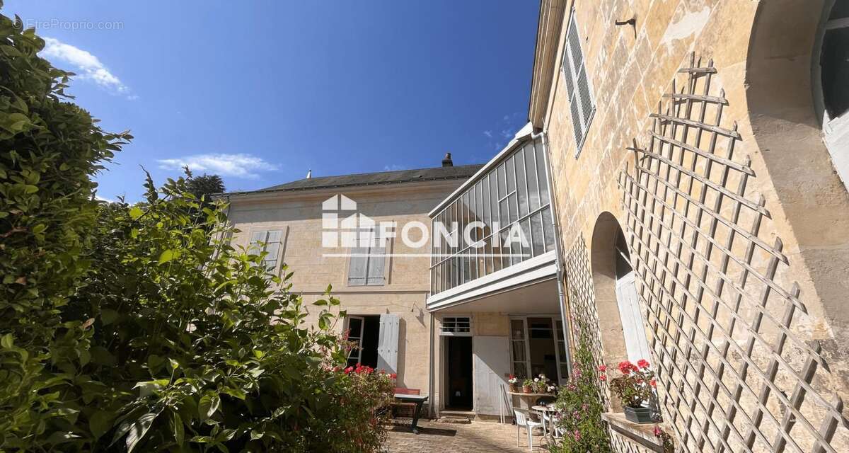 Ensemble immobilier avec cachet et beaux espaces extérieurs - photo 4