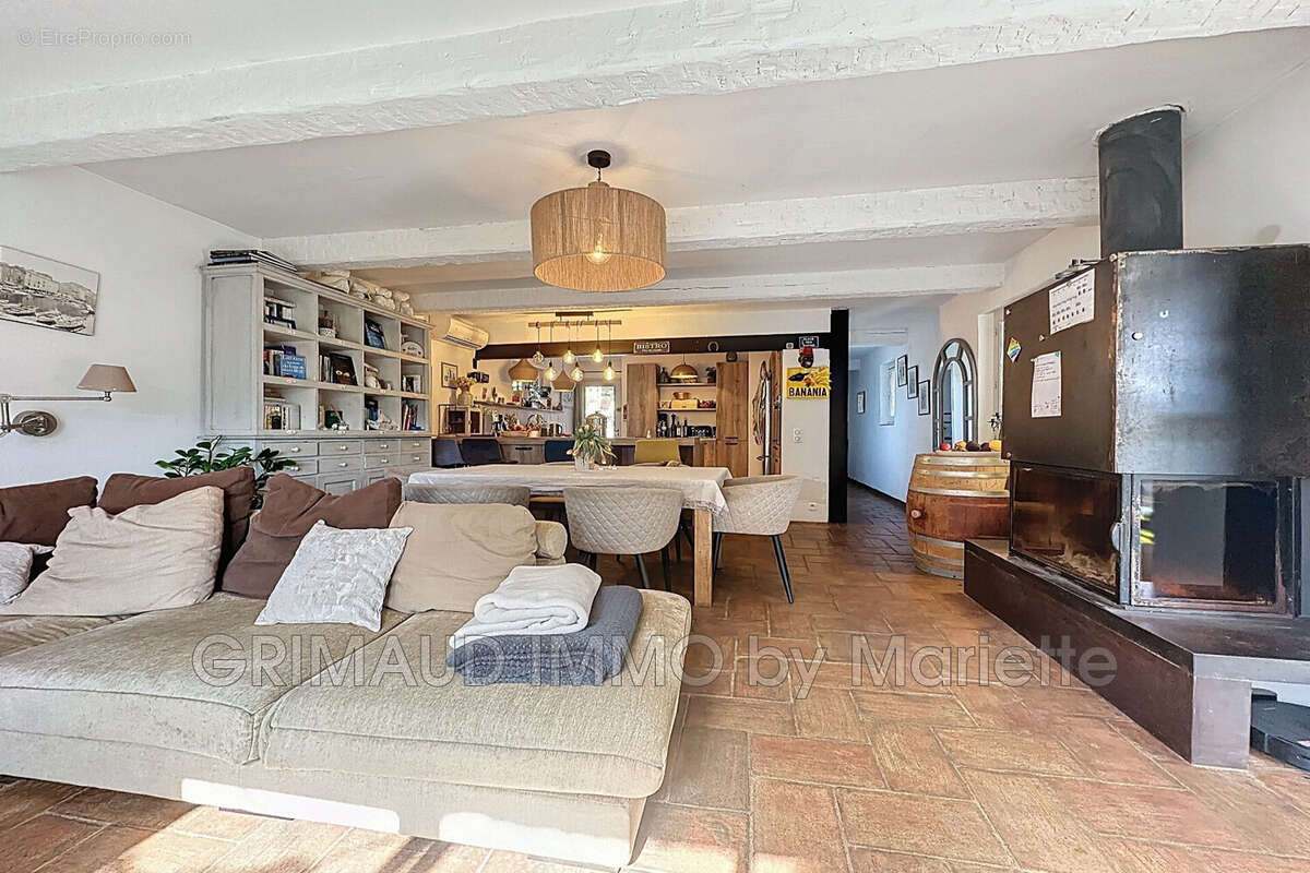 Maison à LA GARDE-FREINET