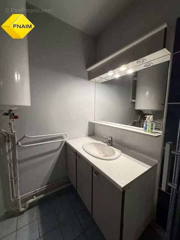 Appartement à SAULX-LES-CHARTREUX