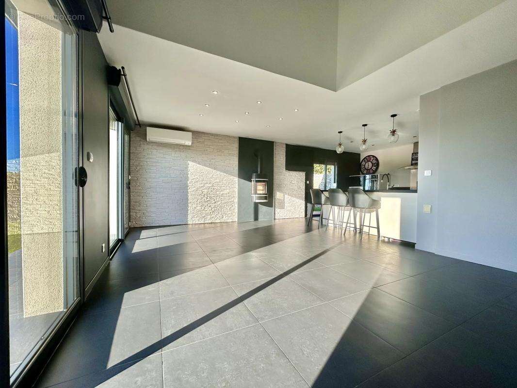 Maison à SAINT-GENIX-SUR-GUIERS