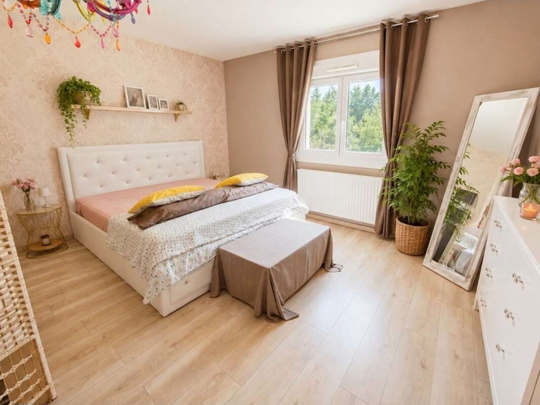 MAISON à vendre 5 pièces EPINAL (88) avec GARAGE sur JARDIN de 565 m2 - photo 4