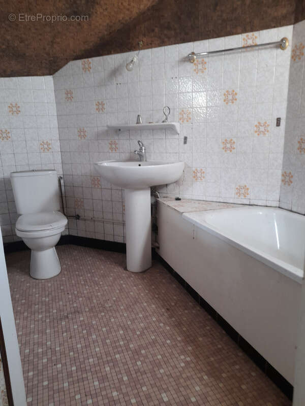 Maison à FAVERELLES