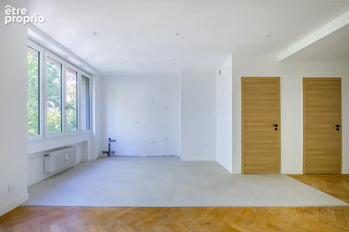 Vente appartement T5, fraichement rénové, balcon, sans vis à vis - quartier Saxe - photo 3