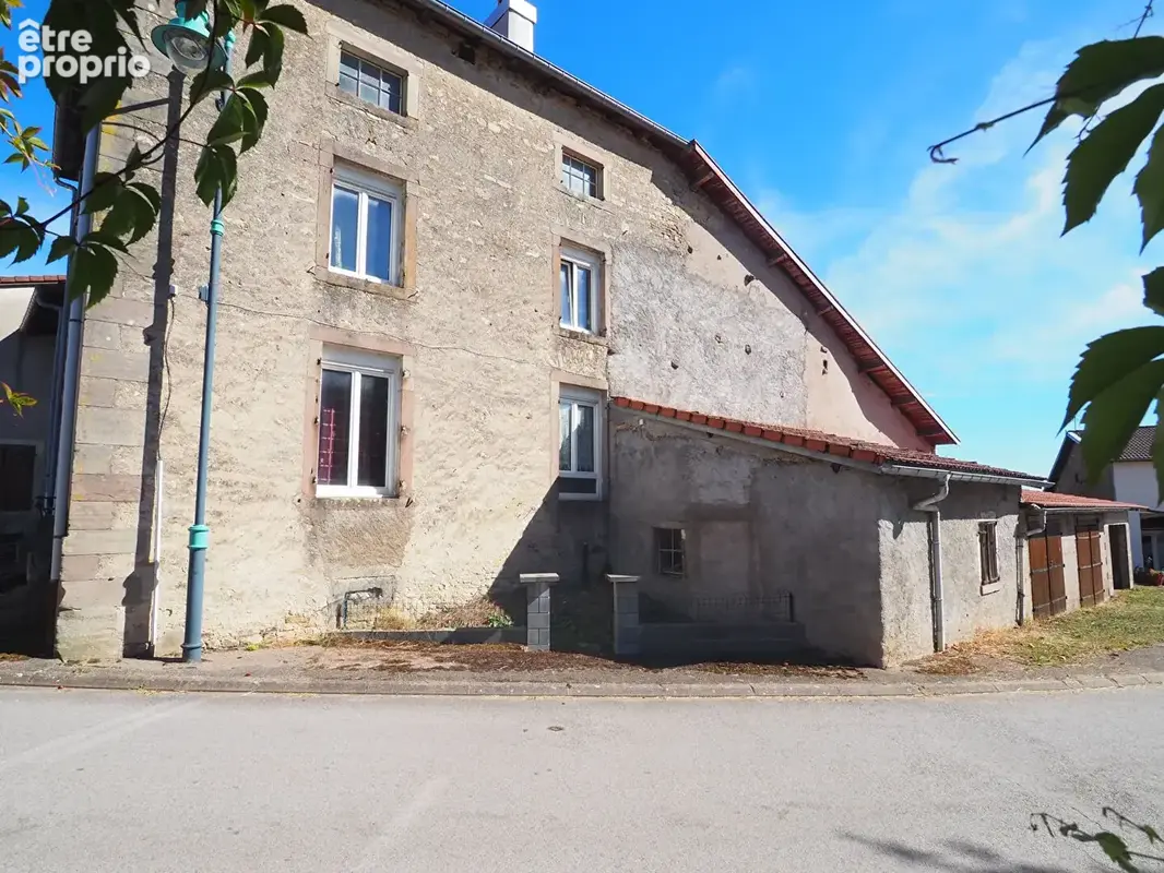 Maison de village - nombreuses dépendances - photo 2