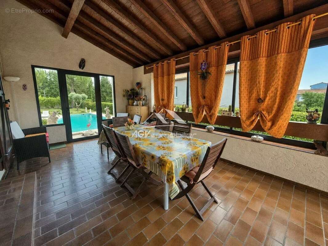 A Rousson, maison d'environ 161 m² avec piscine - photo 4