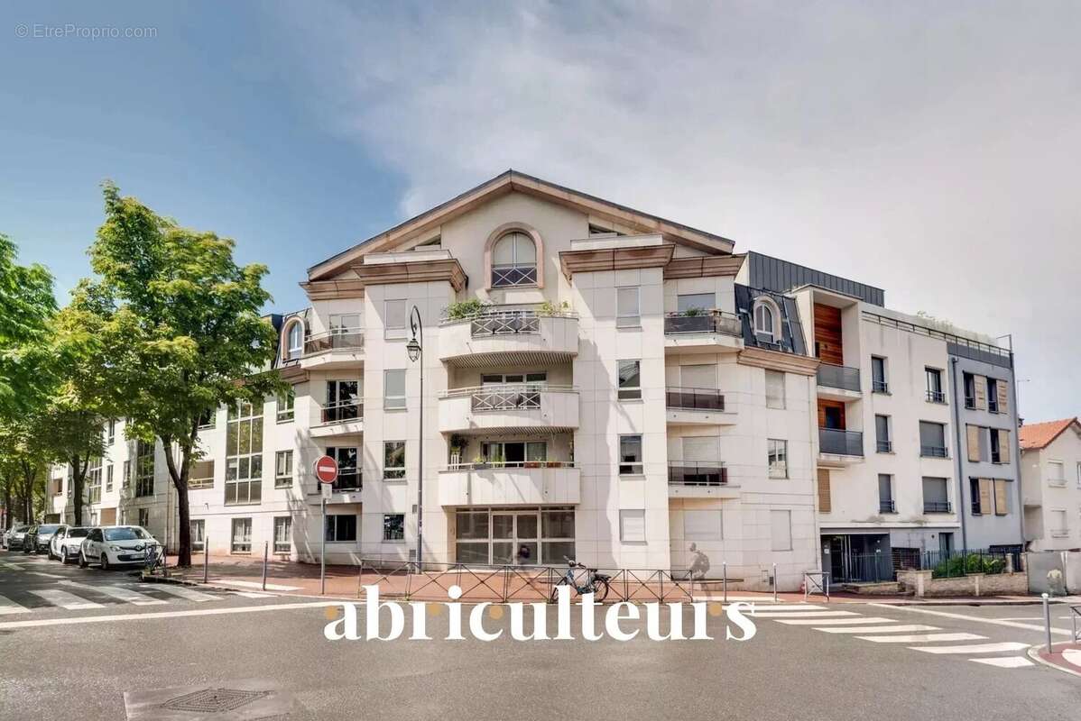Appartement à ISSY-LES-MOULINEAUX