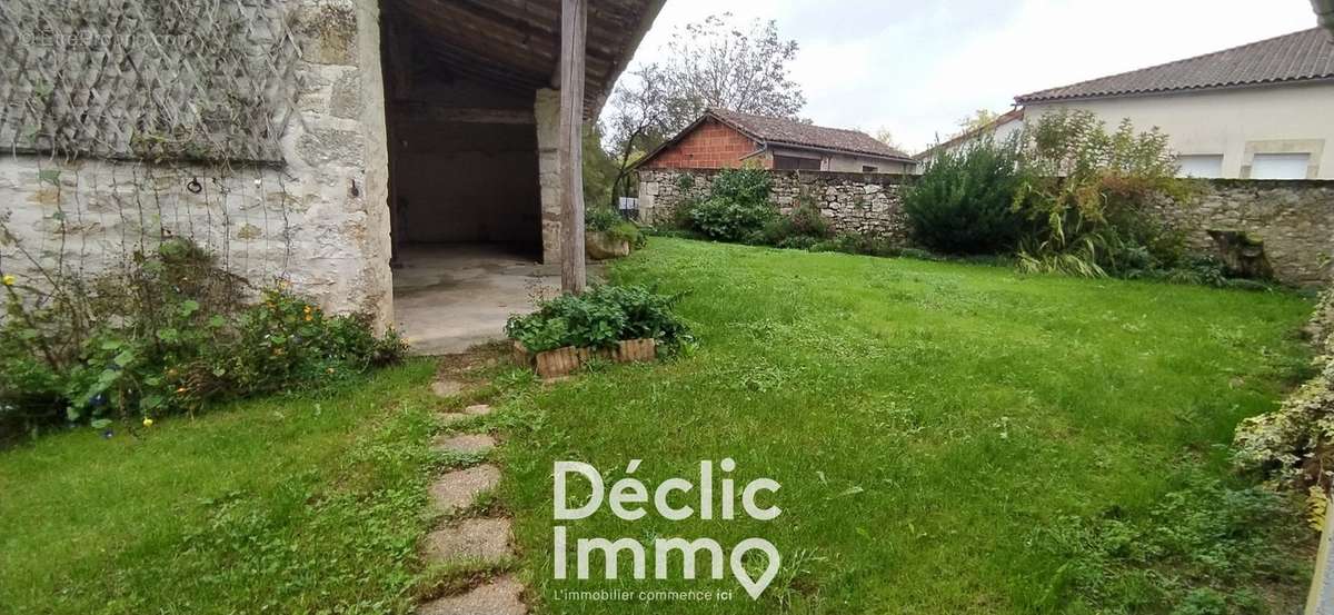 Maison à CHAMPAGNE-MOUTON