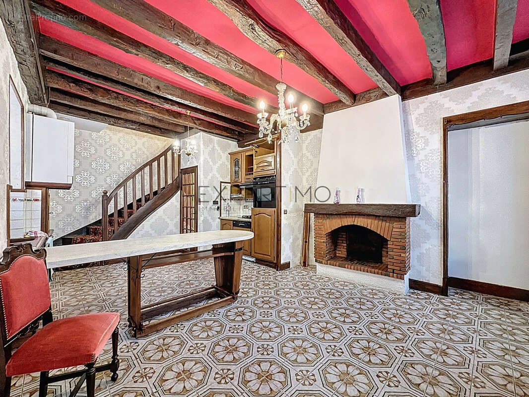 Maison de Charme en Plein Cœur Historique de Tournus   Opportunité Rare - photo 6