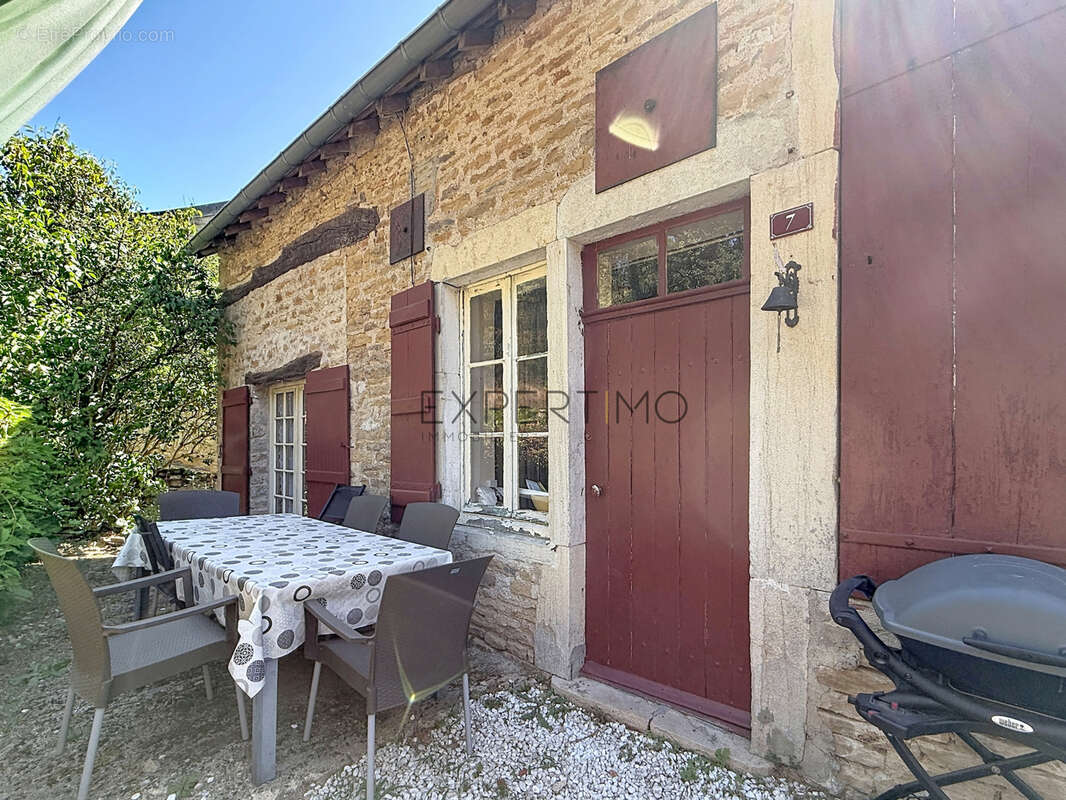 Burnand : Authentique maison en pierre avec 3 149 m2 de terrain - photo 2