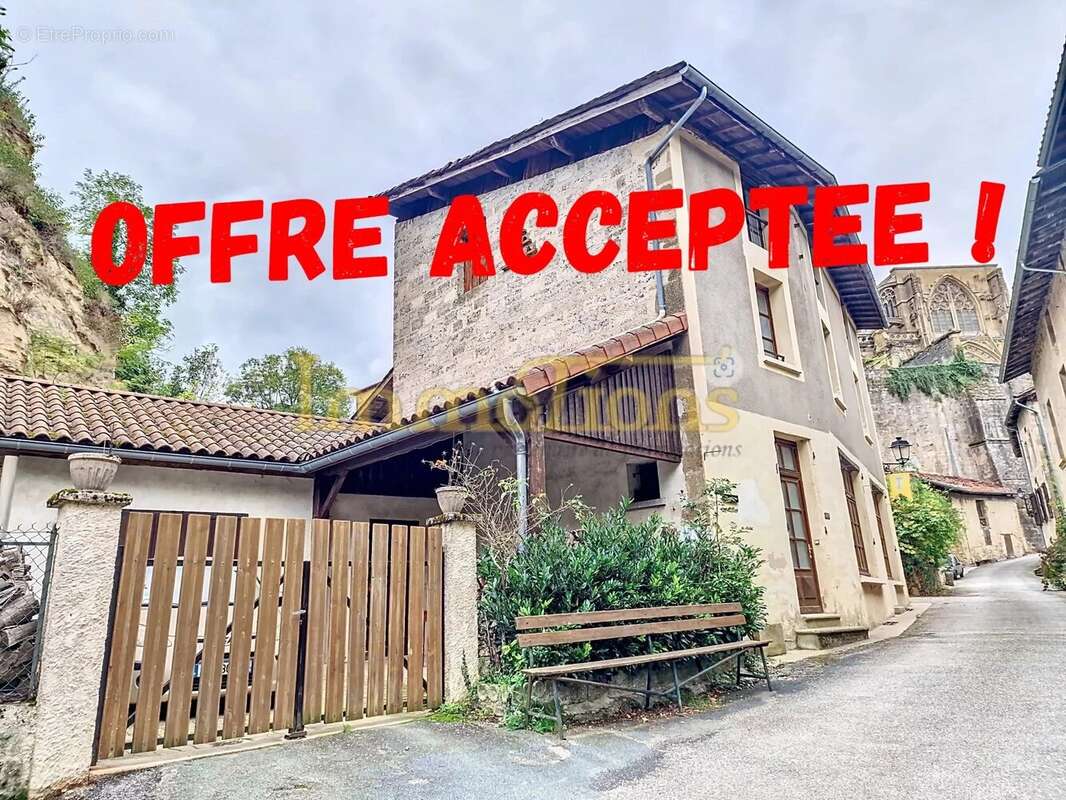 Maison à SAINT-ANTOINE-L'ABBAYE