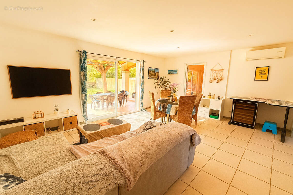 Maison à SOLLIES-TOUCAS