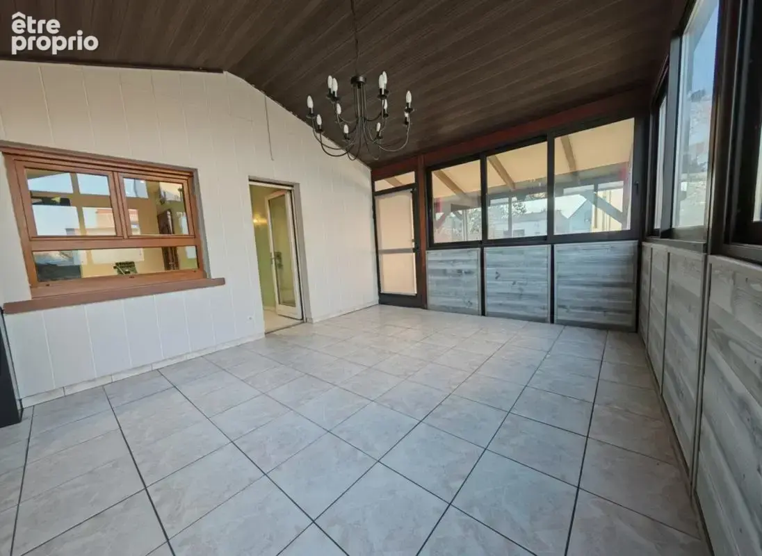 Maison familiale 165 m² - 8 pièces - 5 Chambres - Grand garage - photo 4