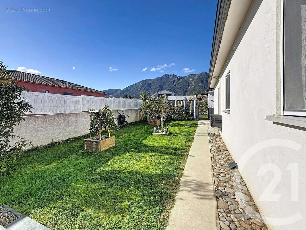 Maison à SANTA-MARIA-POGGIO