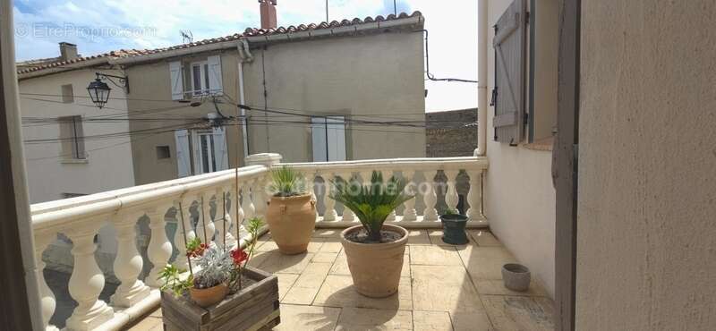 Maison à AZILLE