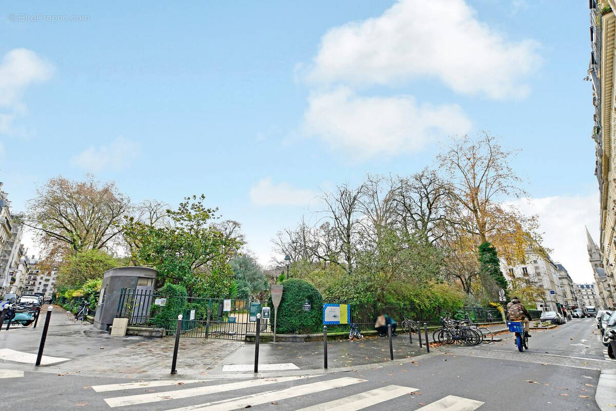 Appartement à PARIS-11E