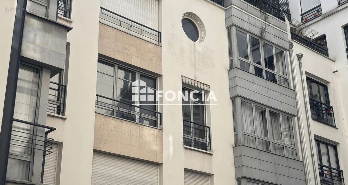 Appartement à PARIS-17E