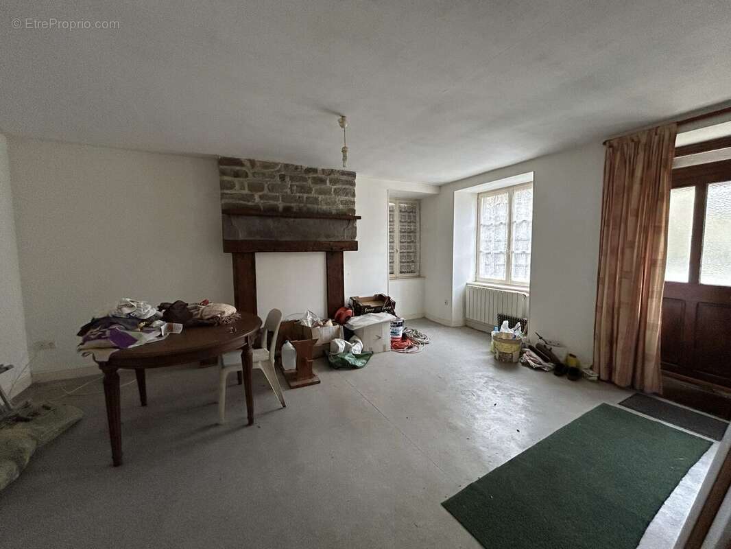 Maison à CONDE-SUR-NOIREAU