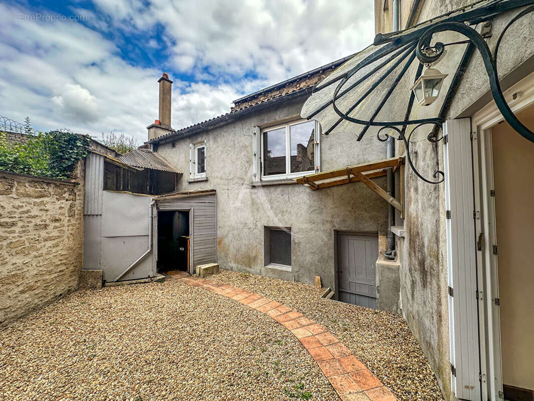 Maison à DOUE-LA-FONTAINE