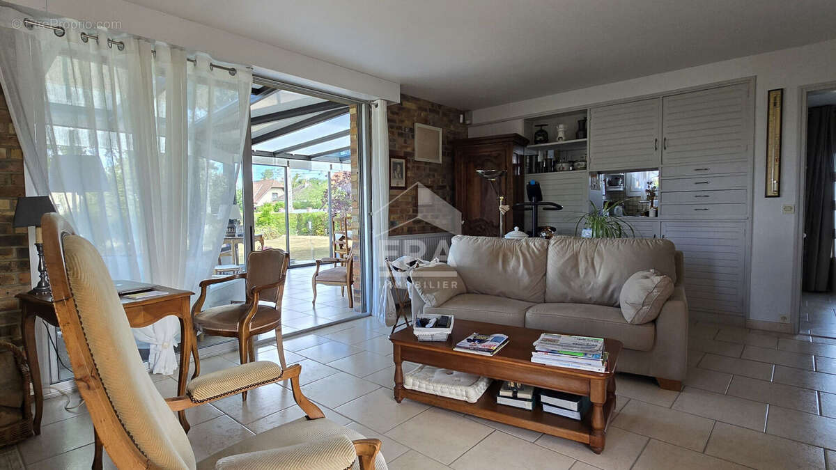 Maison de plain-pied - Tourville Sur Arques - 5 pièces 112m² - photo 2