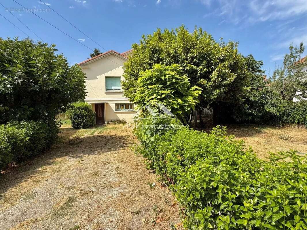 Maison Alès proche commodités sur 898m² de terrain - photo 11